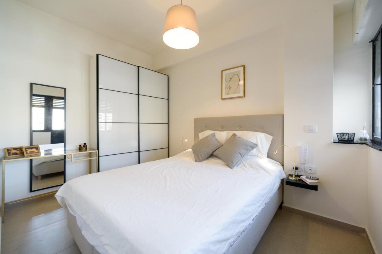 16 Harakevet Street - By Beach Apartments Tlv Tel Aviv Esterno foto